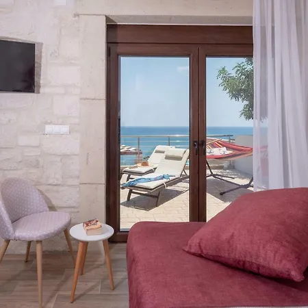 Private Luxury 3bdrm - Walk To *