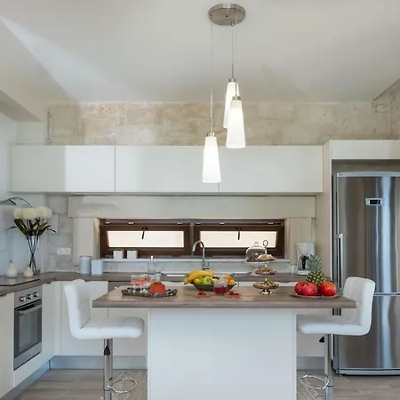 Private Luxury 3bdrm - Walk To Villa *