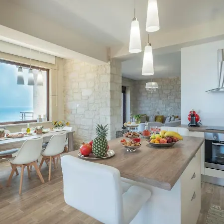 Private Luxury 3bdrm - Walk To *